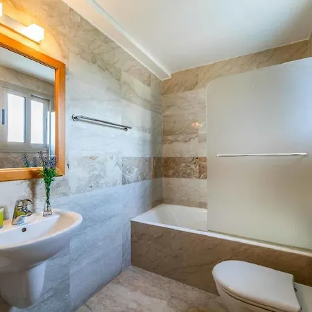 Veronica - 4 Bedroom Beach With Private Pool Villa