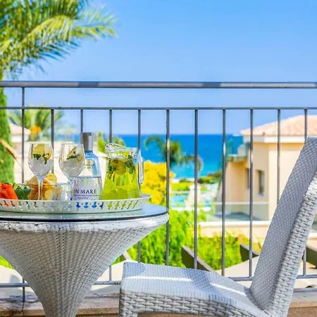 Villa Veronica - 4 Bedroom Beach With Private Pool