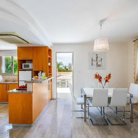 Veronica - 4 Bedroom Beach With Private Pool Villa *