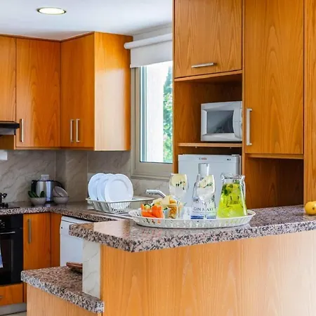 Veronica - 4 Bedroom Beach With Private Pool * Polis