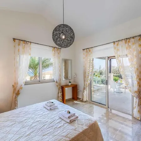 Veronica - 4 Bedroom Beach With Private Pool Villa
