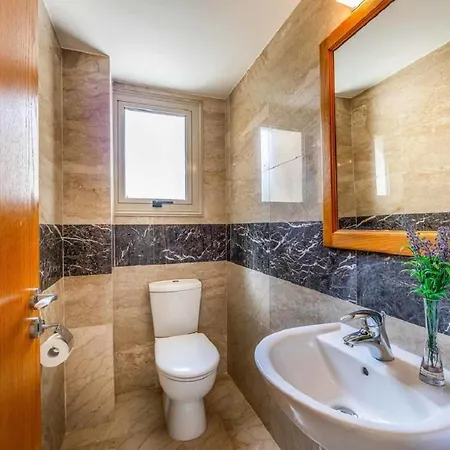 Veronica - 4 Bedroom Beach With Private Pool Villa *